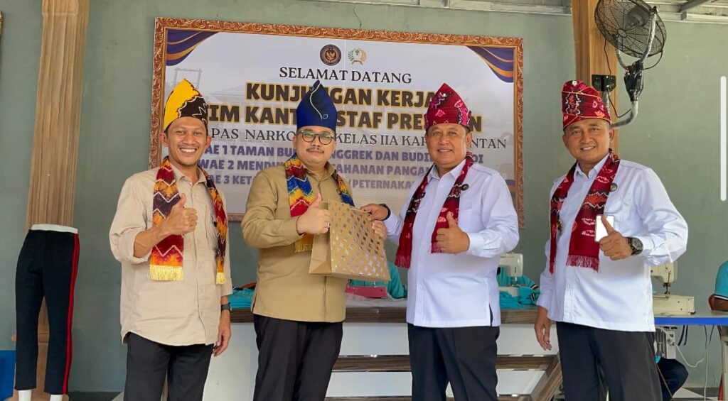 Tim KSP RI Tanam Jagung Di WAE 2 Lapas Narkotika Karang Intan, Apresiasi Program Kemandirian Dan Ketahanan Pangan