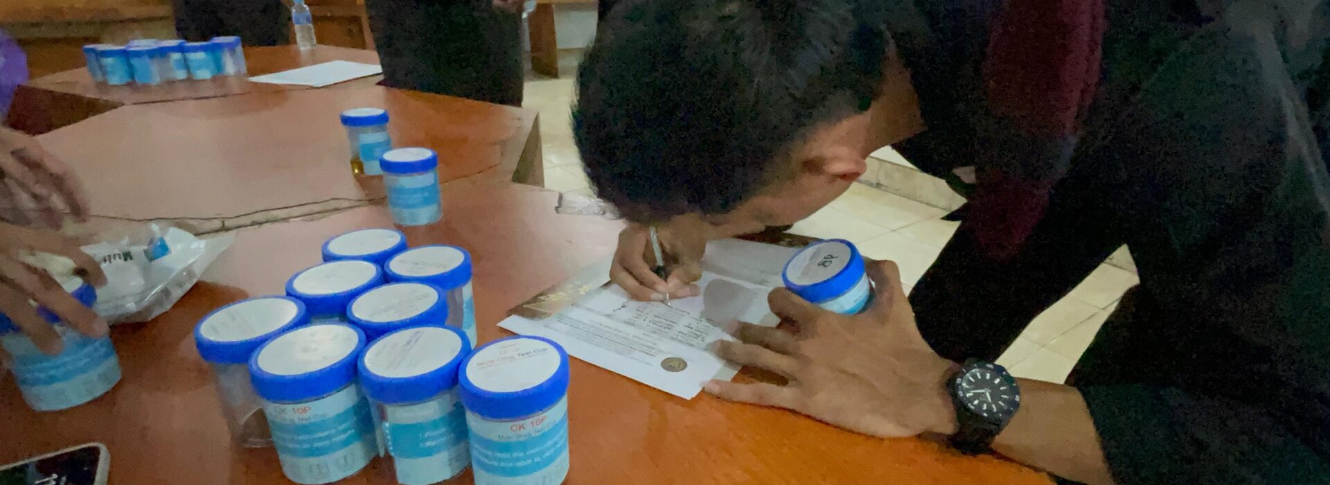 Komitmen Jaga Integritas, Lapas Narkotika Karang Intan dan BNNK Banjarbaru Laksanakan Tes Urine Pegawai dan Warga Binaan
