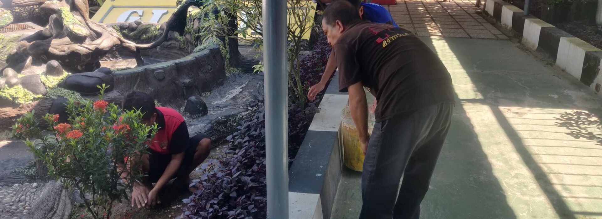 Warga Binaan Lapas Narkotika Karang Intan Laksanakan Perawatan Taman Giatja, Latih Kepedulian dan Keterampilan Lingkungan
